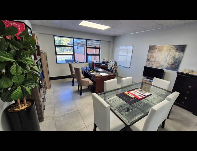 2,889M² WAREHOUSE TO LET IN COSMO BUSINESS PARK